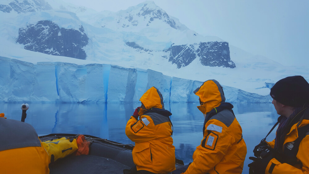Activities in Antarctica gliding by ice palaces