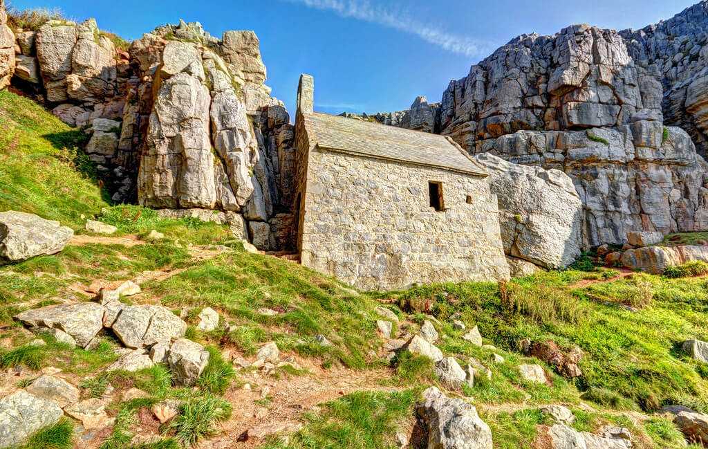 St Govan's Chapel along the Pembrokeshire Coast on your 3 day Wales tour