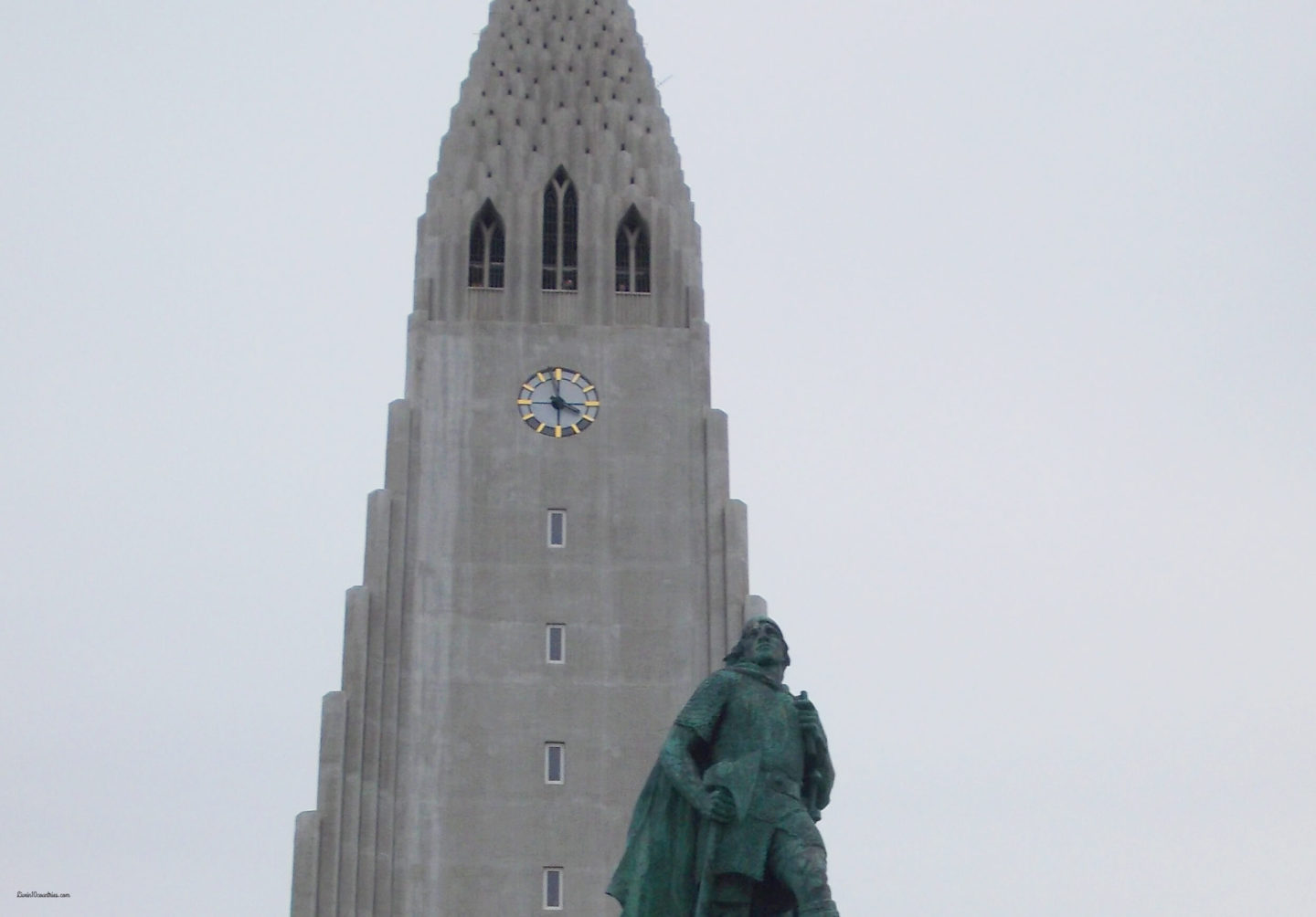 Hallgrimskirkja church - Reykjavik solo guide