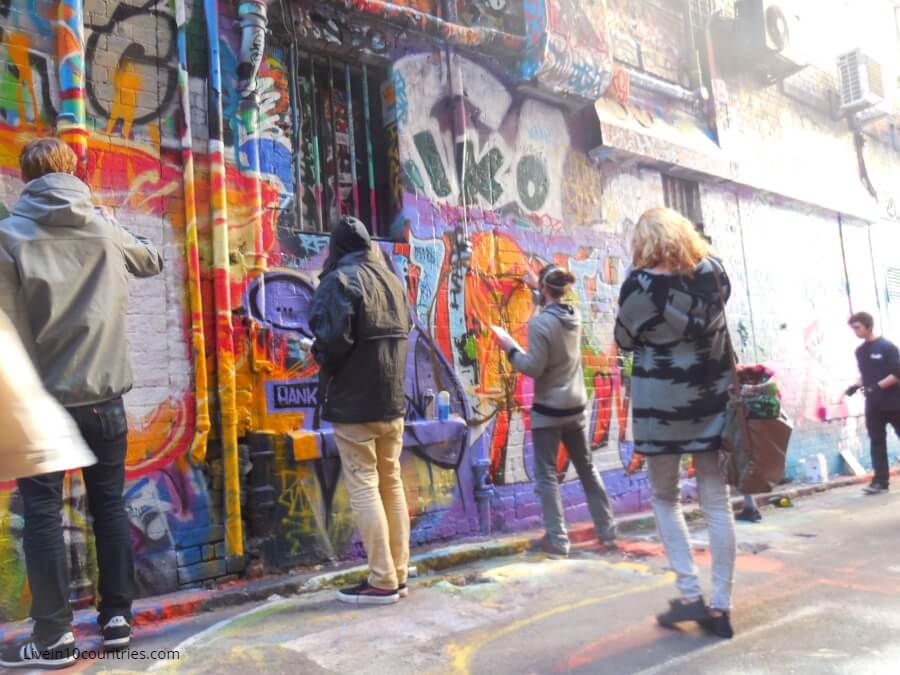 Visa for Australia over 30 - graffiti in Melbourne Lanes
